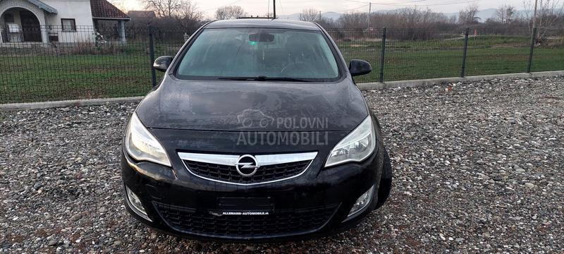 Opel Astra J 1 . 6 b e n z