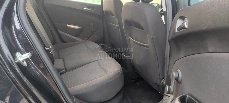 Opel Astra J 1 . 6 b e n z