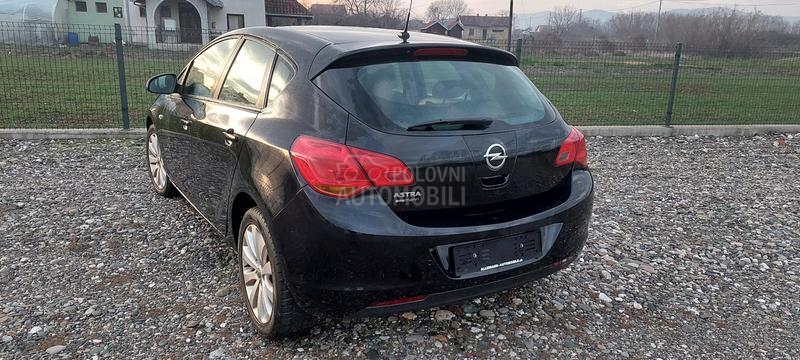 Opel Astra J 1 . 6 b e n z