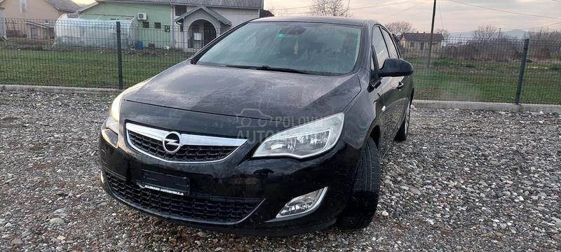 Opel Astra J 1 . 6 b e n z