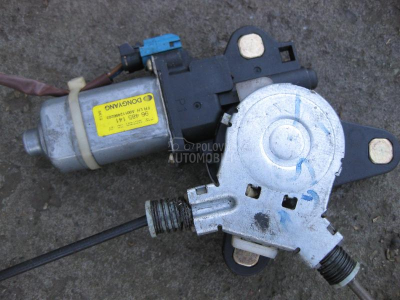 Prednji elektro podizaci stak.