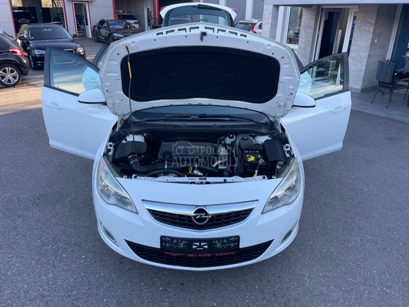 Opel Astra J 