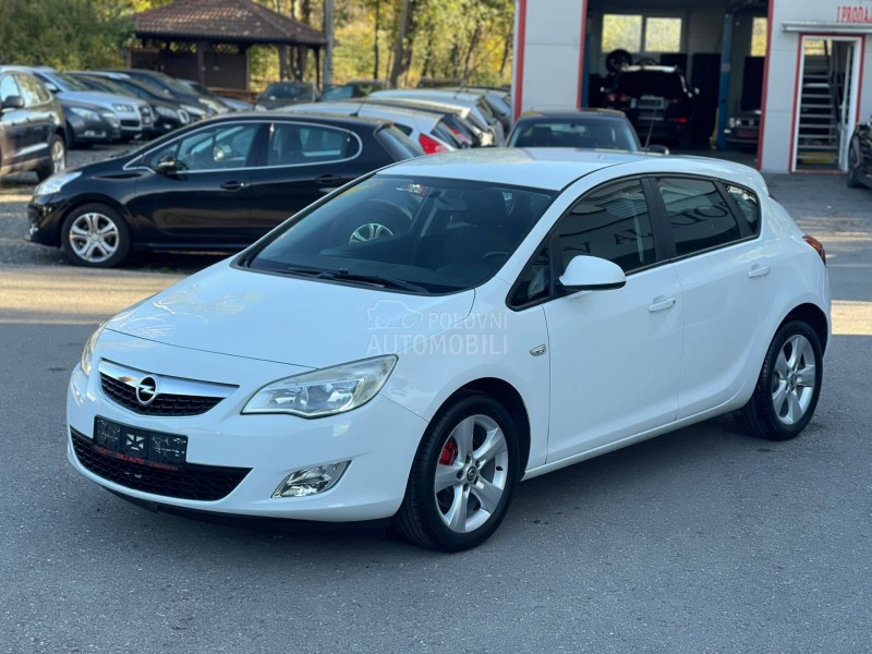 Opel Astra J 