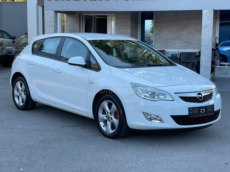Opel Astra J 