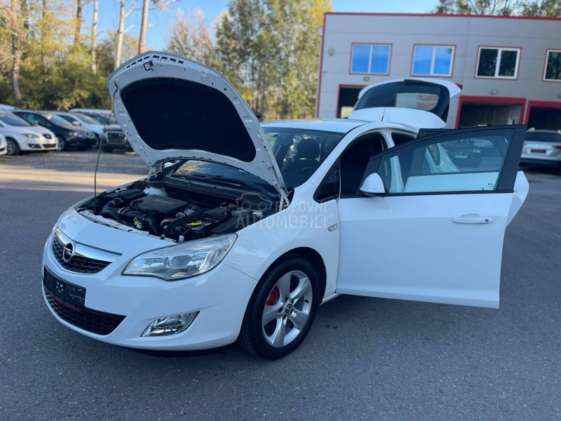 Opel Astra J 