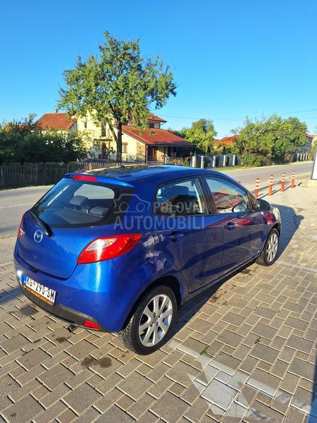 Mazda 2 