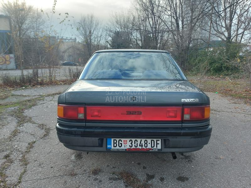 Mazda 323 