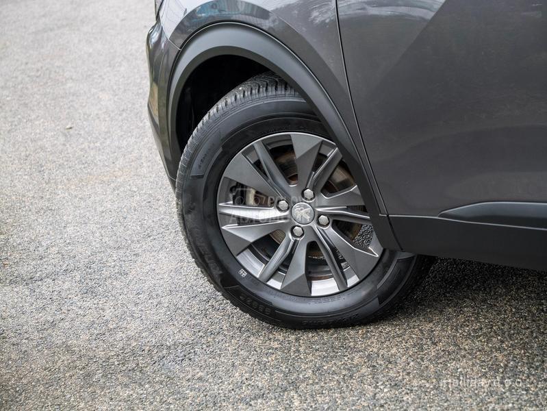 Peugeot 2008 1.2PureTech  Led Nav