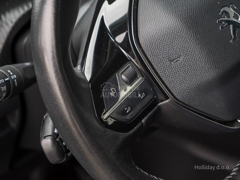 Peugeot 2008 1.2PureTech  Led Nav
