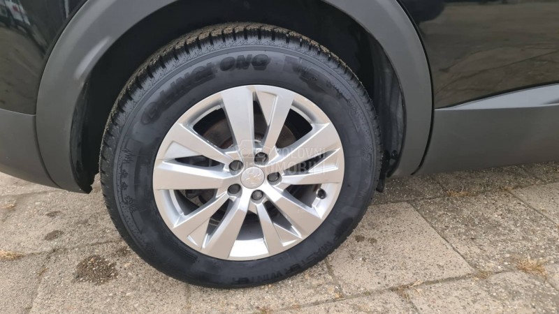 Peugeot 3008 1.5hdi VIRTU/LEDNAV