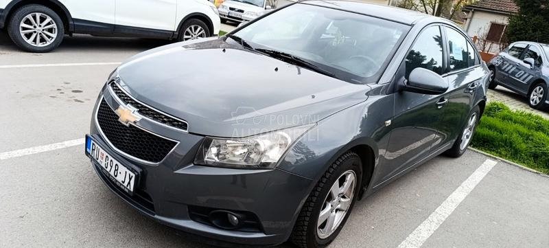 Chevrolet Cruze 4D LS 1.6L