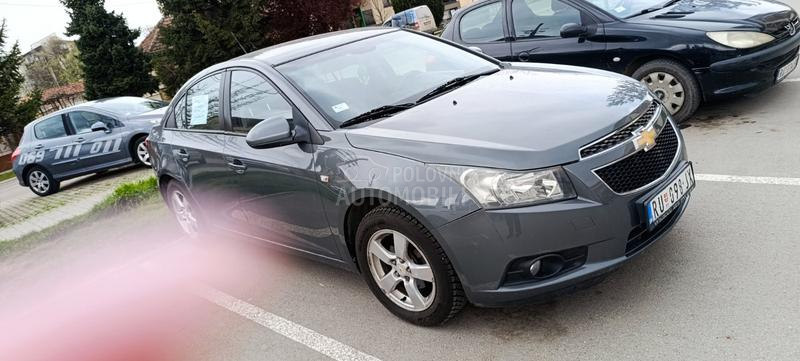 Chevrolet Cruze 4D LS 1.6L