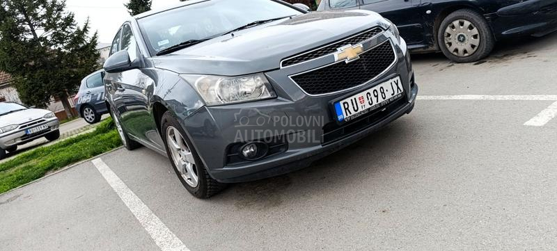Chevrolet Cruze 4D LS 1.6L