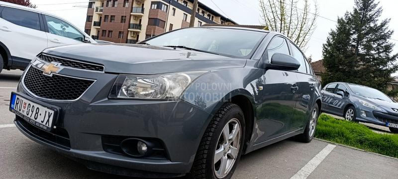 Chevrolet Cruze 4D LS 1.6L