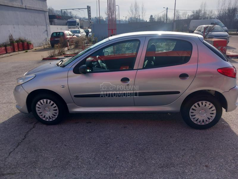 Peugeot 206 plus 