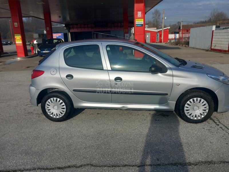 Peugeot 206 plus 