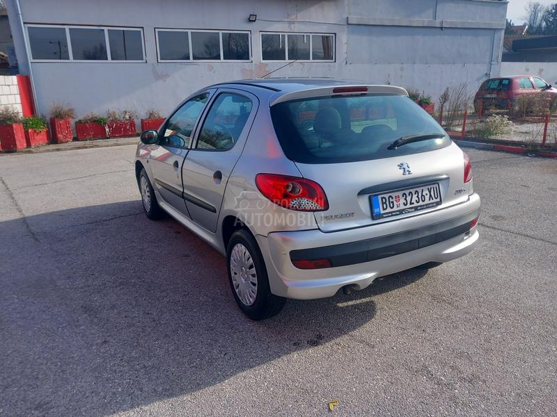 Peugeot 206 plus 