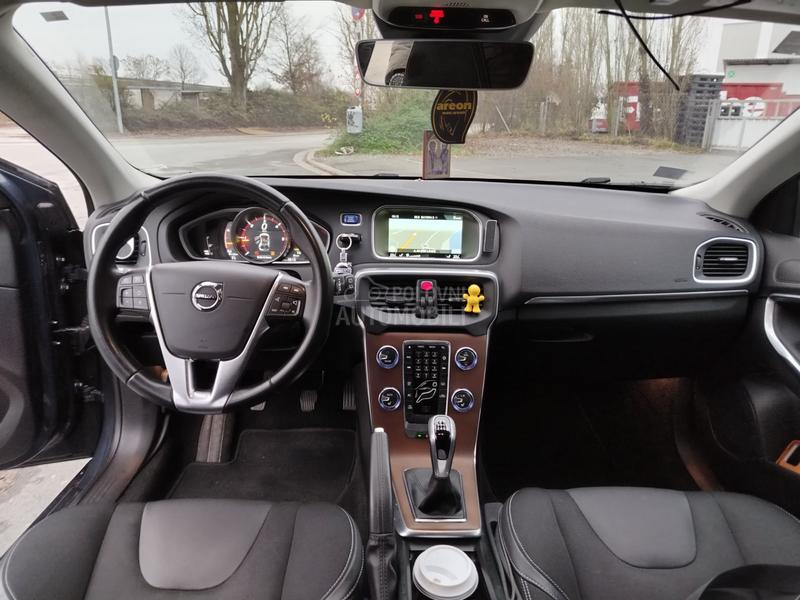Volvo V40 