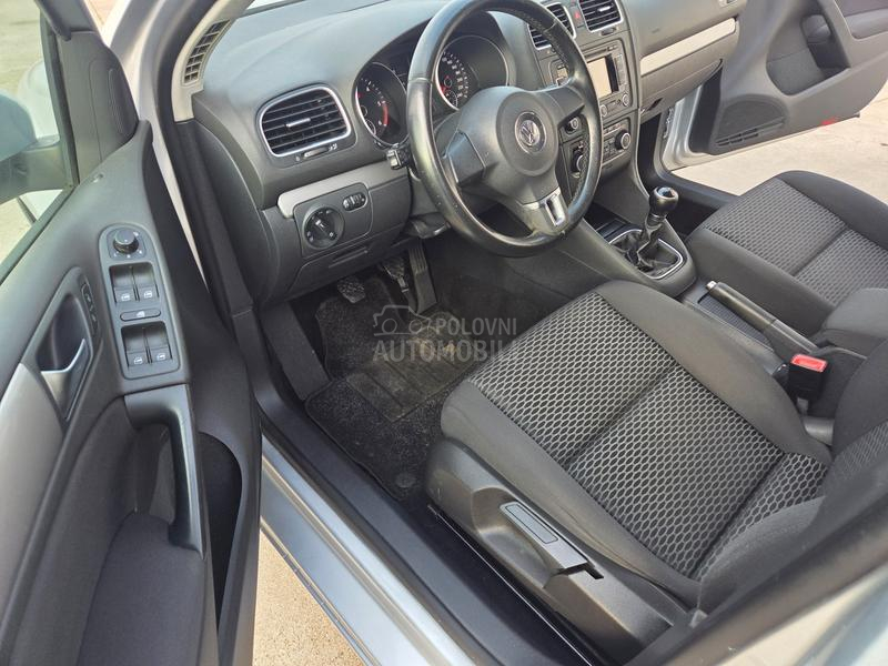 Volkswagen Golf 6 1.6TDi BLUEMOTION