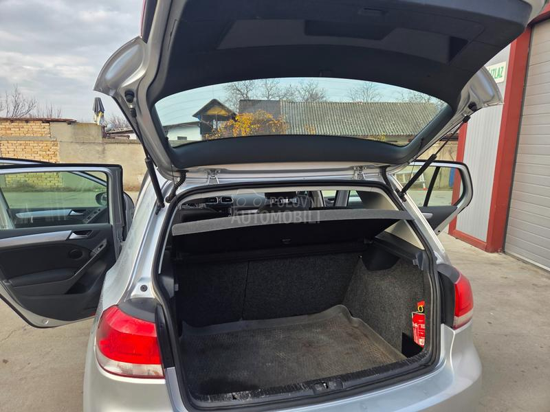 Volkswagen Golf 6 1.6TDi BLUEMOTION