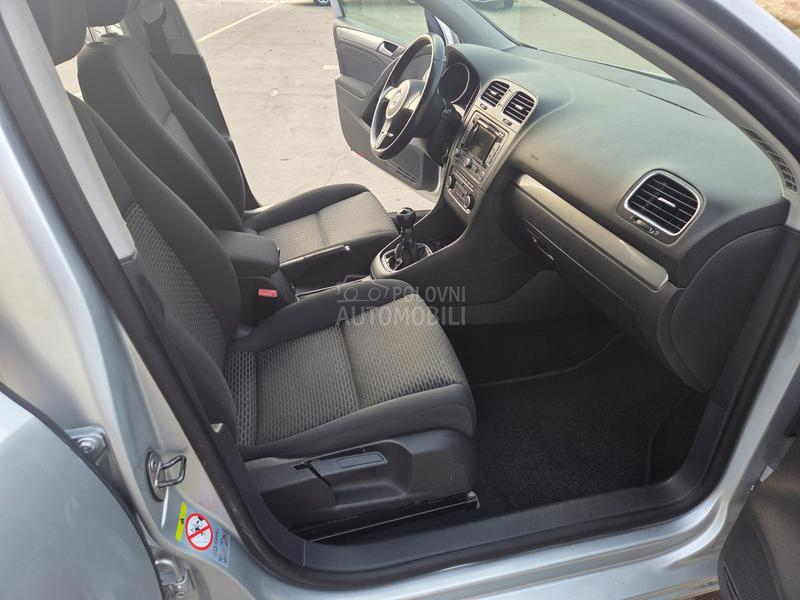 Volkswagen Golf 6 1.6TDi BLUEMOTION