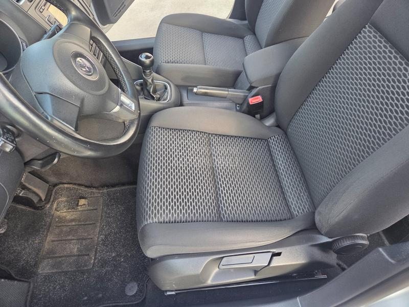 Volkswagen Golf 6 1.6TDi BLUEMOTION