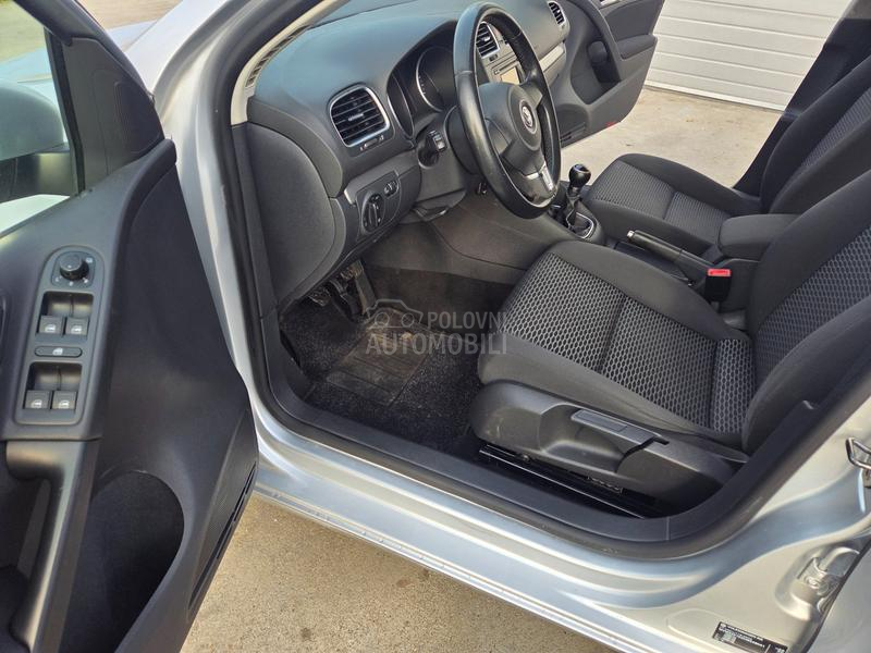 Volkswagen Golf 6 1.6TDi BLUEMOTION