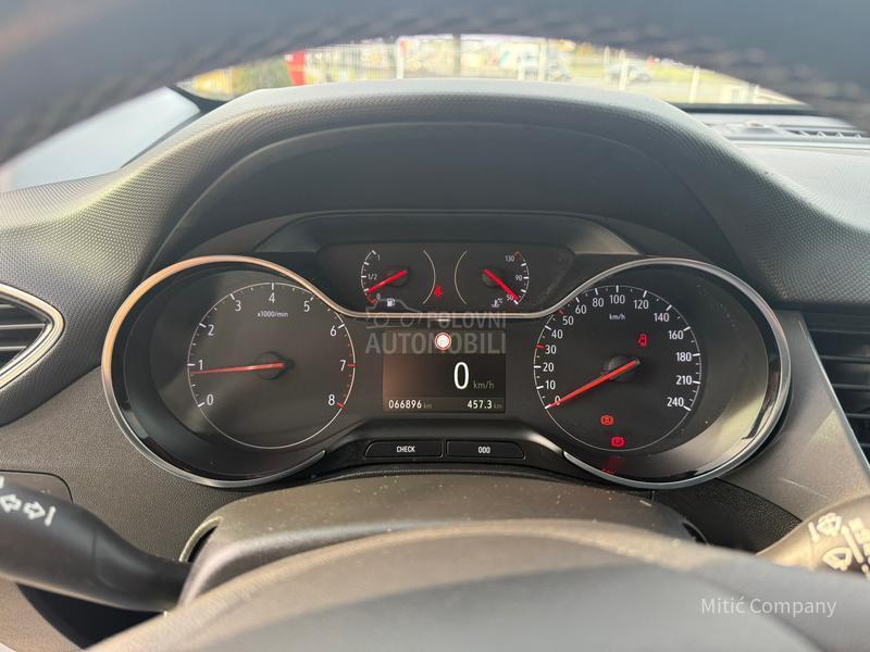 Opel Crossland X  