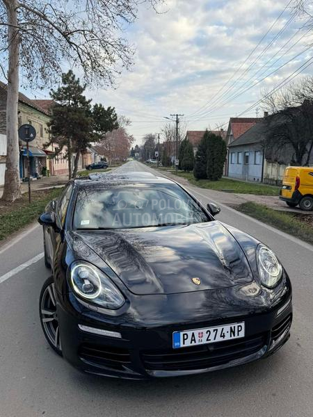 Porsche Panamera 