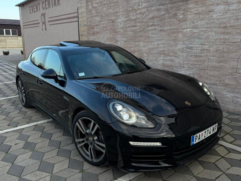 Porsche Panamera 