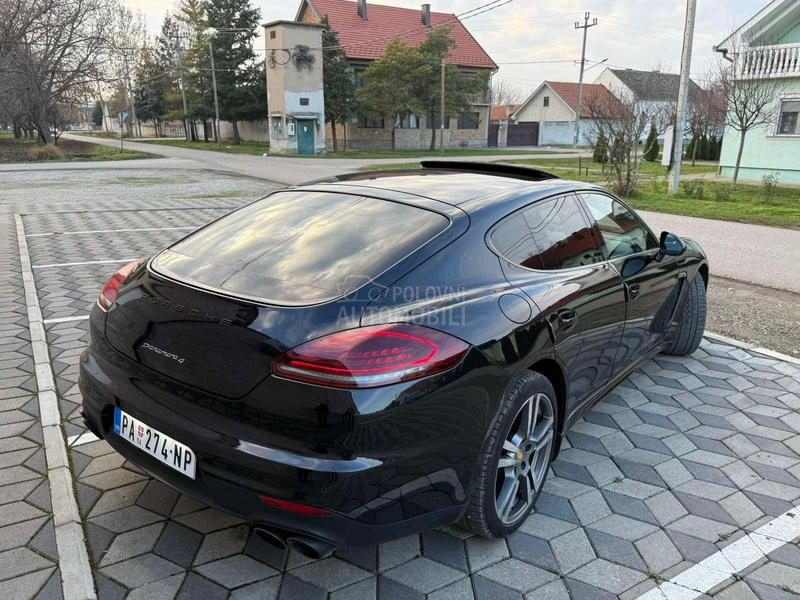 Porsche Panamera 