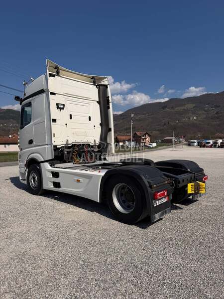 Mercedes Benz Actros 1842