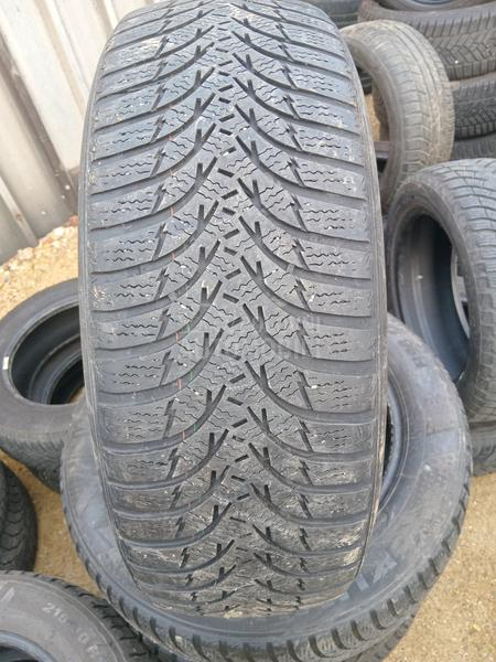 Kumho 215/60 R17 Zimska