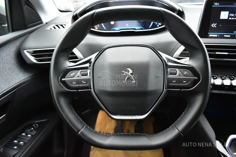 Peugeot 3008 1.2 Allure MT