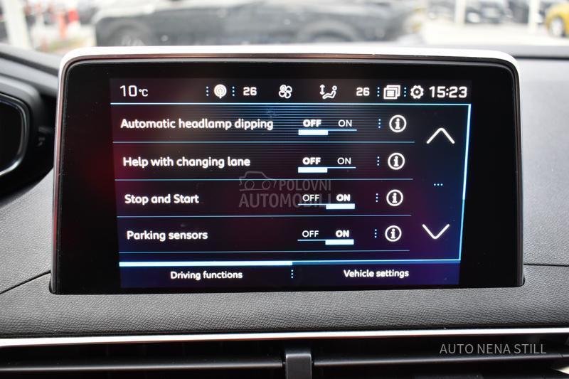 Peugeot 3008 1.2 Allure MT