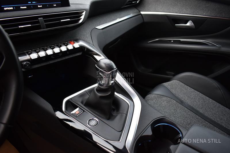 Peugeot 3008 1.2 Allure MT