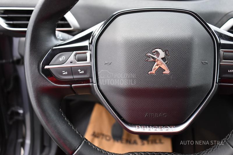 Peugeot 3008 1.2 Allure MT