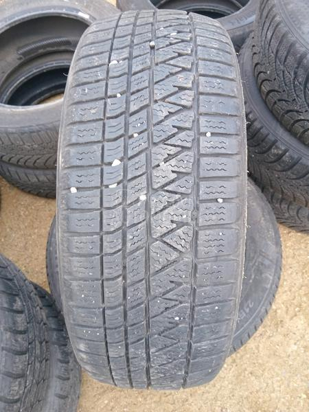 Kumho 215/60 R17 Zimska