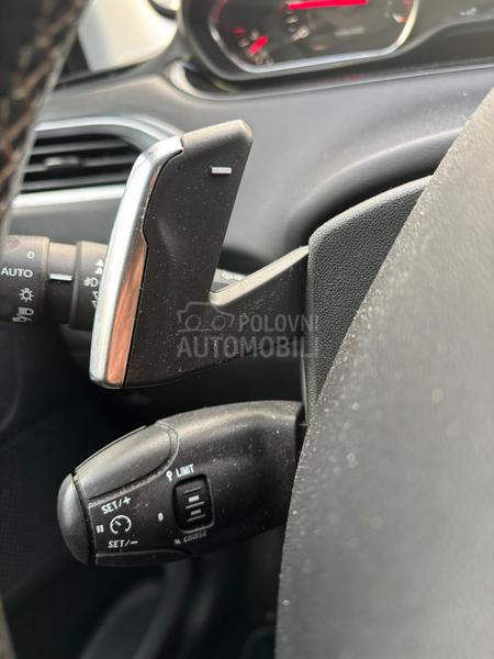 Peugeot 208 n a V /a u t o m a t