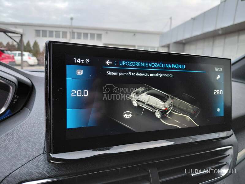 Peugeot 3008 1.5hdiALLURE RESTYLE