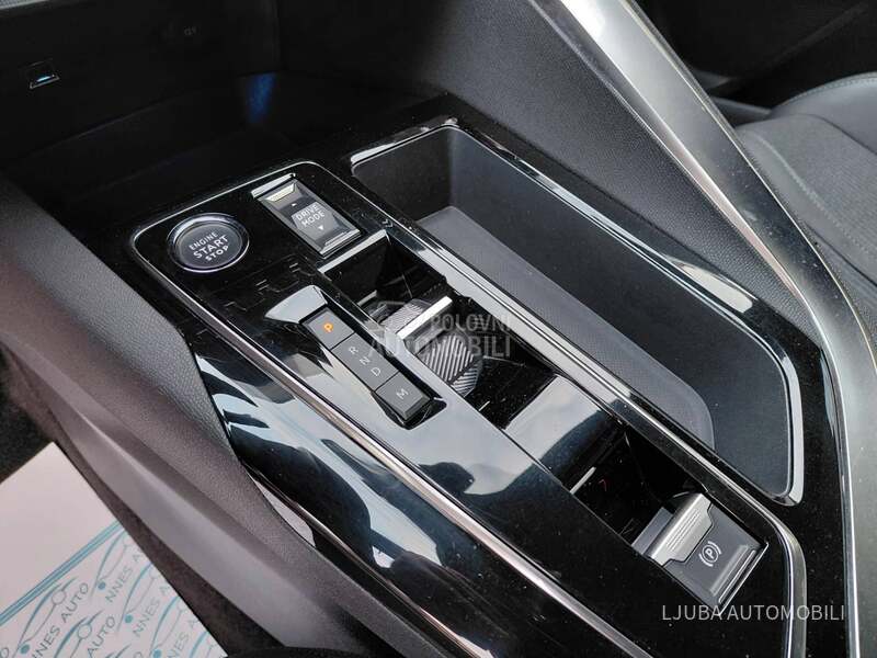 Peugeot 3008 1.5hdiALLURE RESTYLE