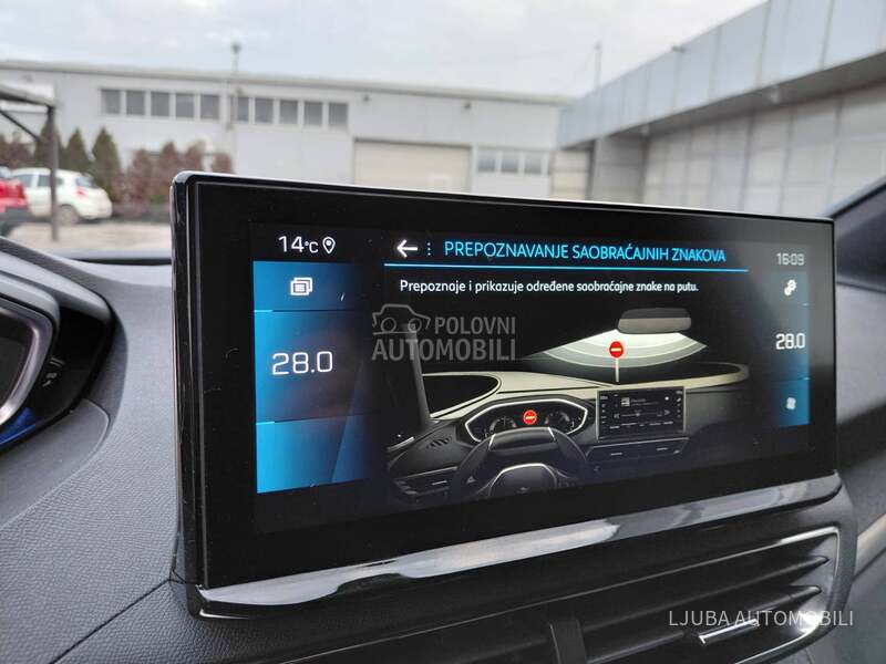 Peugeot 3008 1.5hdiALLURE RESTYLE