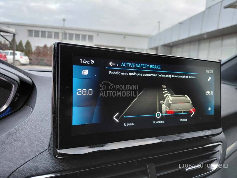 Peugeot 3008 1.5hdiALLURE RESTYLE