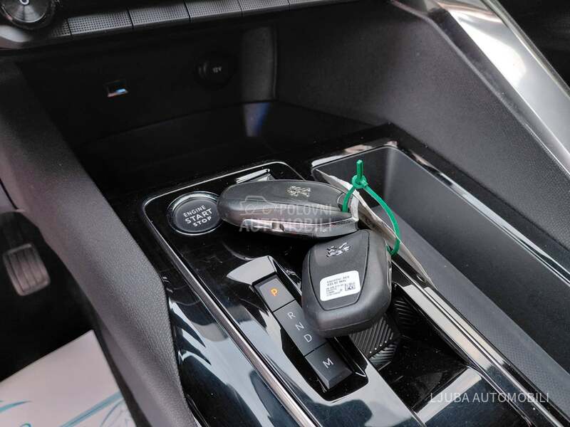 Peugeot 3008 1.5hdiALLURE RESTYLE