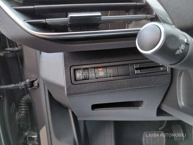 Peugeot 3008 1.5hdiALLURE RESTYLE