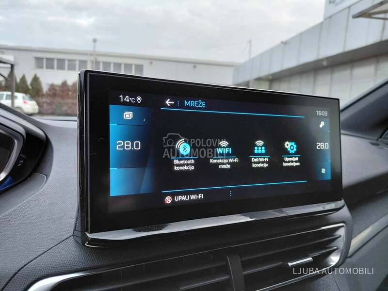 Peugeot 3008 1.5hdiALLURE RESTYLE