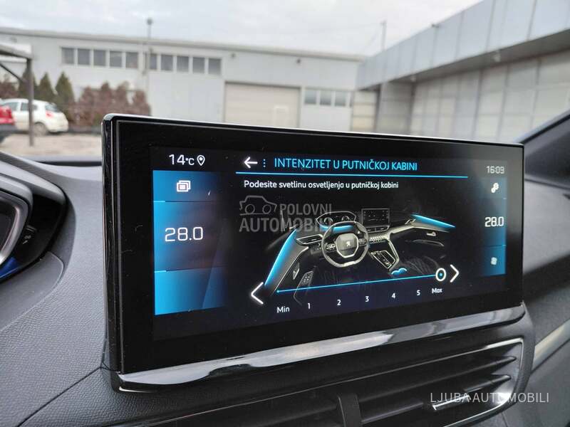 Peugeot 3008 1.5hdiALLURE RESTYLE