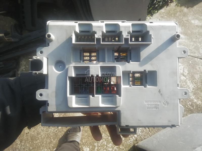 Tabla sa osiguracima E90 E91