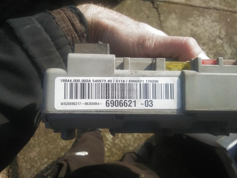 Tabla sa osiguracima E90 E91