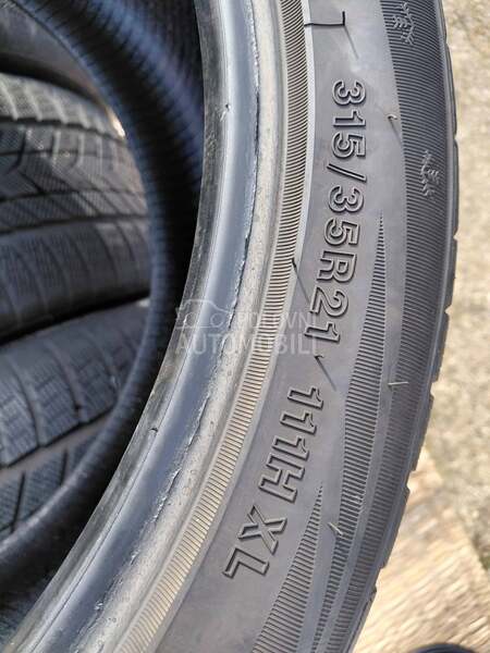 Ostalo 275/40 R21 Zimska